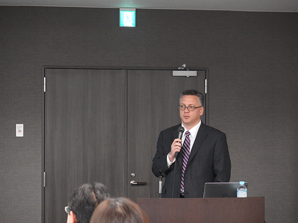 Thermo社 Portable Analytical Instruments Business Development Manager, Pharma-Chem Mr. Robert Brush